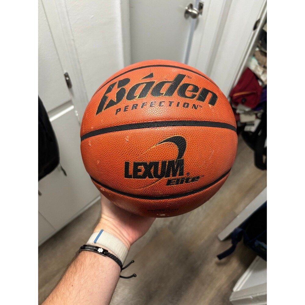 Baden Lexum Elite 29.5 size 7 ball